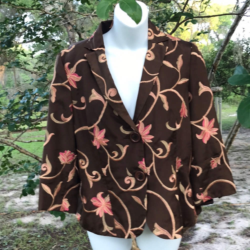 Elegant Embroidered with Pink and Peach Flowers Silk Spring Jacket.